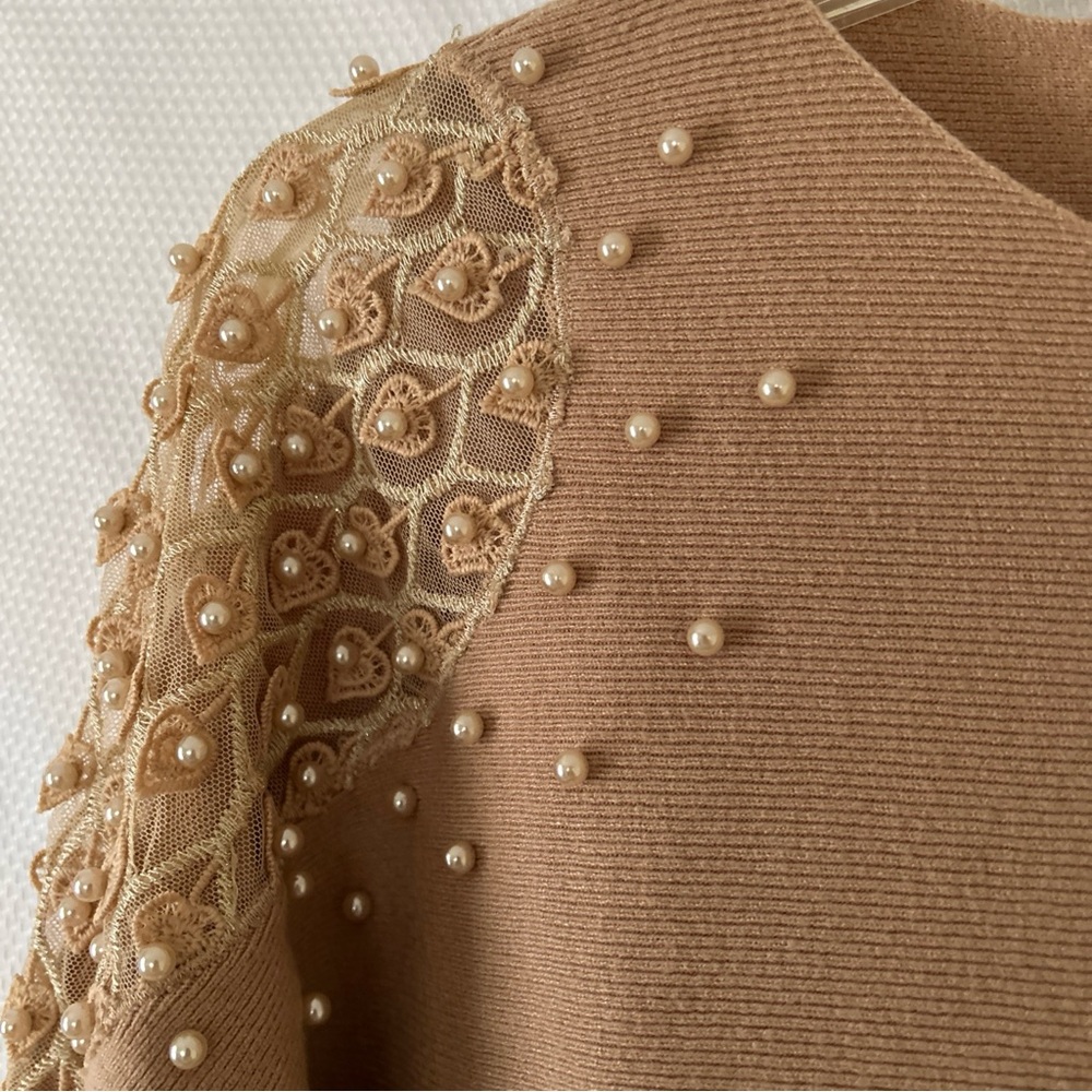 Liv Milano Woman’s Large Bisquit Pearl Lace Sleeve Design Pullover Stretch Top - Picture 5 of 13